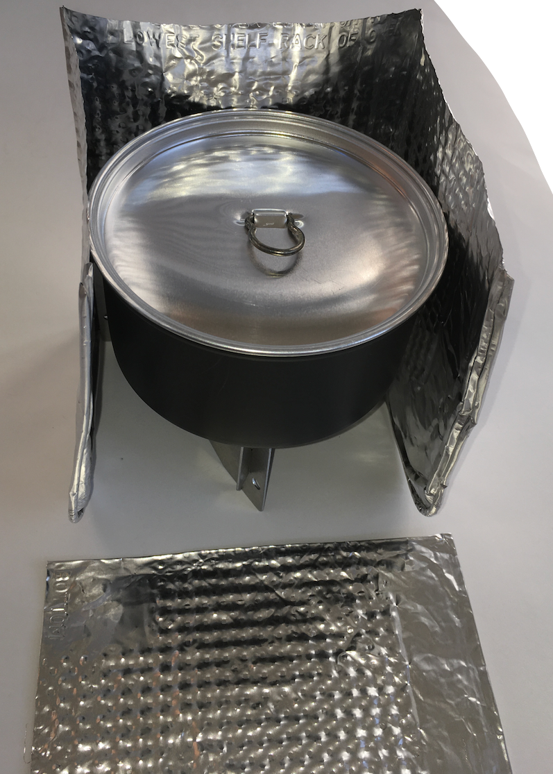 Pot with windscreen